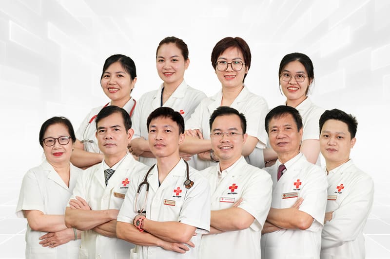 Đội ngũ bác sĩ giàu kinh nghiệm trực tiếp thăm khám và điều trị các bệnh lý sản phụ khoa